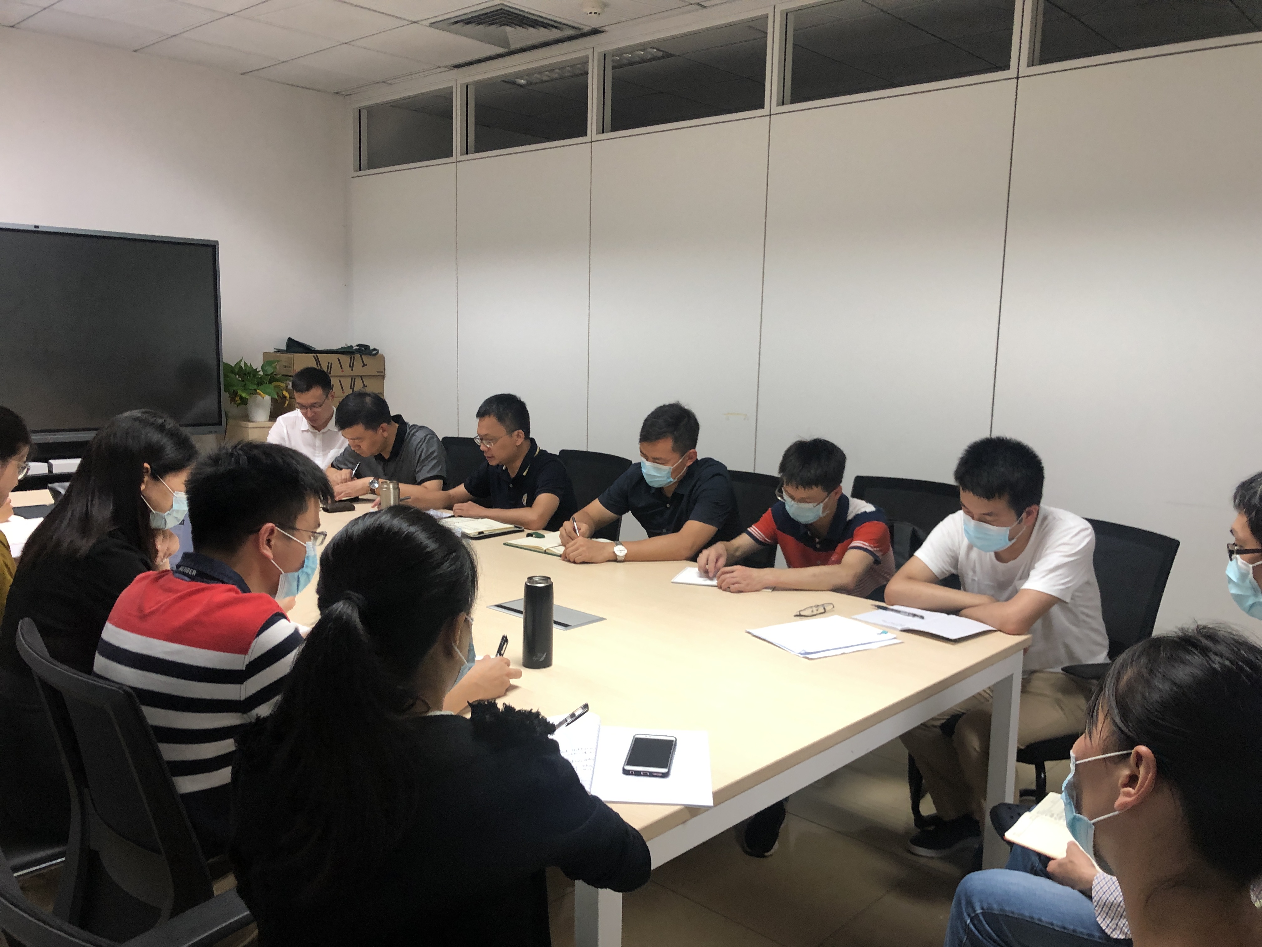 304am永利召开全体教职工会议